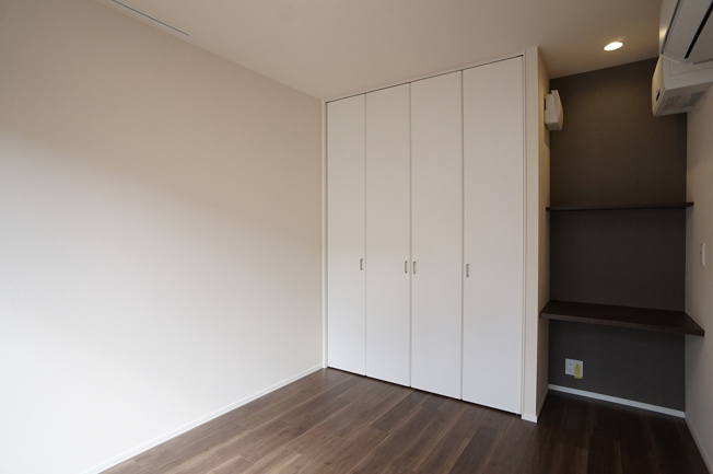 【収納】 | CASA　MICHI | 5.8帖内にあるクローゼットそしてデスクコーナーです