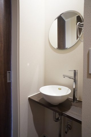 【独立洗面台】 | CASA　MICHI | １F玄関ホールに設えられた洗面です。