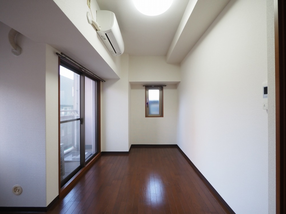 ナニワランド上本町の居間・リビング