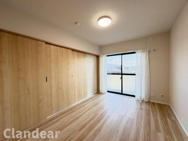 ライオンズマンション東川口第５の寝室|ドキドキの新生活も、安心してスタート。ぴったりの住まいを見つけませんか？クランディアが一緒に住まい選びをサポートします‼　まずは、お気軽にお問合せください　＃クランディア