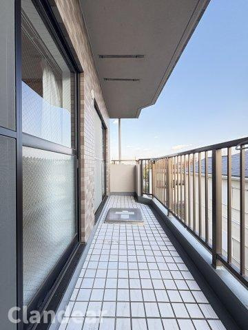 ライオンズマンション東川口第５のバルコニー|ドキドキの新生活も、安心してスタート。ぴったりの住まいを見つけませんか？クランディアが一緒に住まい選びをサポートします‼　まずは、お気軽にお問合せください　＃クランディア