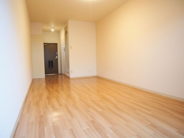 レジデンス清水ヶ丘の洋室