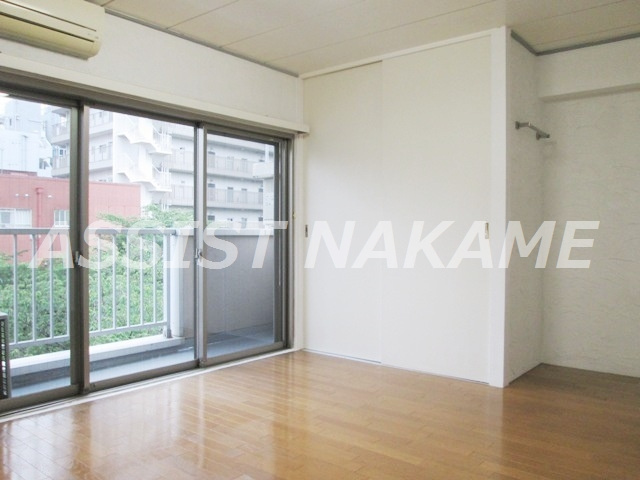 細井マンションの居間・リビング