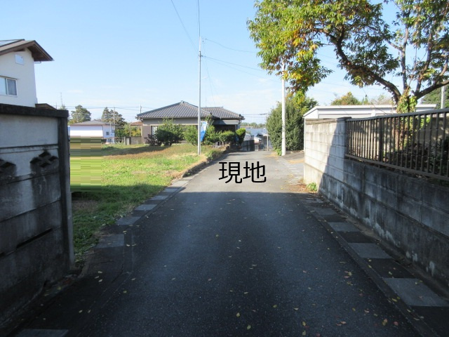 中古戸建　熊谷市千代64-1（期間限定現況販売）の前面道路含む現地写真