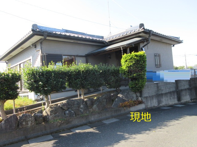 中古戸建　熊谷市千代64-1（期間限定現況販売）の前面道路含む現地写真