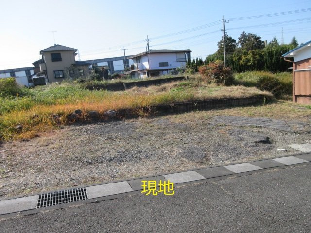 中古戸建　熊谷市千代64-1（期間限定現況販売）の前面道路含む現地写真