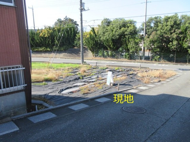 中古戸建　熊谷市千代64-1（期間限定現況販売）の前面道路含む現地写真