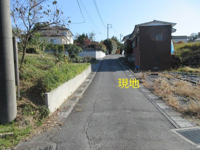 中古戸建　熊谷市千代64-1（期間限定現況販売）の前面道路含む現地写真