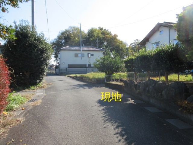中古戸建　熊谷市千代64-1（期間限定現況販売）の前面道路含む現地写真