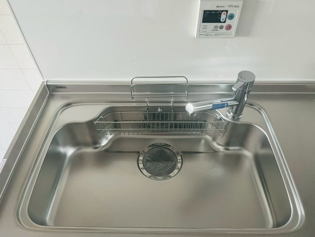 ハイマートすみれのキッチン|広々使い勝手の良いシンクです。