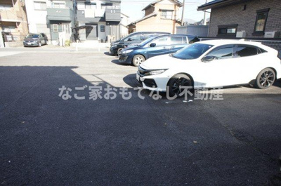 【駐車場】 | サニーサイドハウス | サニーサイドハウス　西区の物件はなご家おもてなし不動産へ。