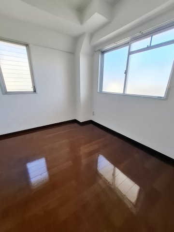 サンパレス甲子園の洋室