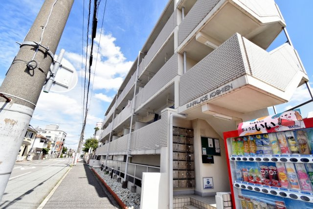 サンパレス甲子園のエントランス