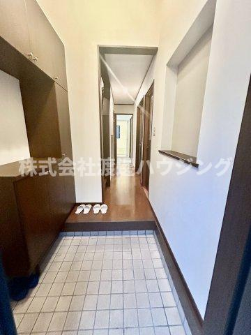 富田丘町一戸建の玄関
