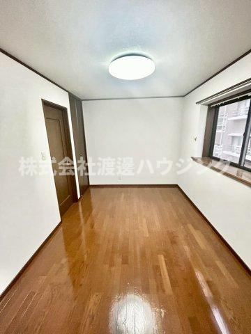 富田丘町一戸建の寝室