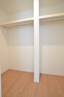 【洋室】 | 綾瀬市深谷上７丁目 新築戸建て 全5棟【仲介手数料無料】 | 2階　洋室1（6.5帖）クローゼット