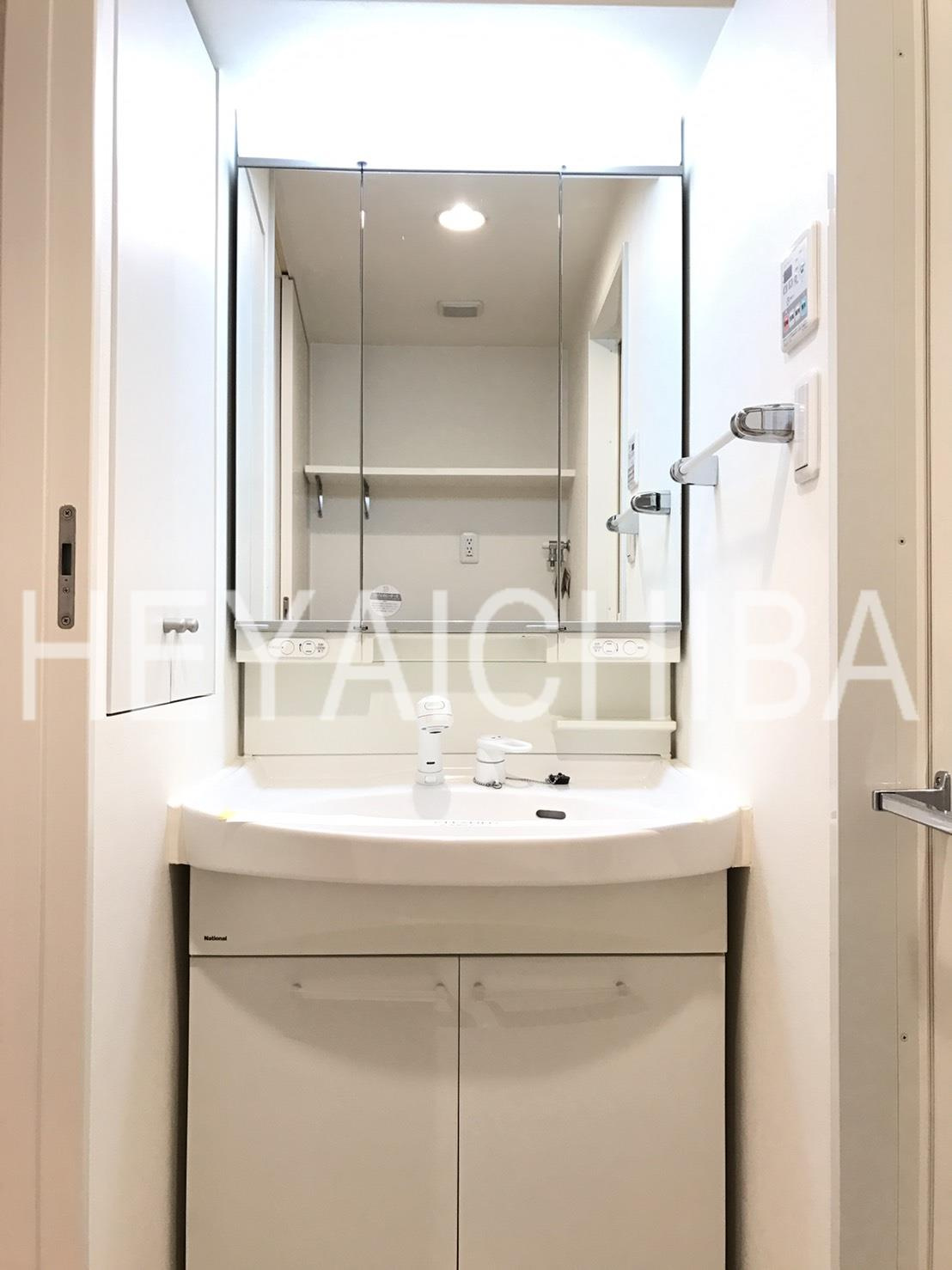 コンフォリア町屋の洗面所