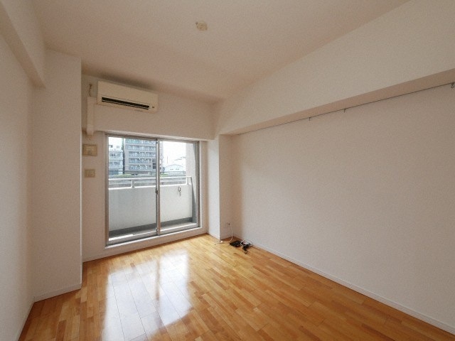 QCフラット北堀江の居間・リビング