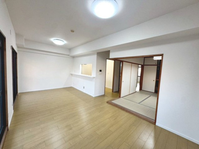 【居間・リビング】 | エクセル新金岡 | 【東向き日当たり良好】たっぷりの陽光に包まれる明るい住まいです♪是非現地にてご体感ください！