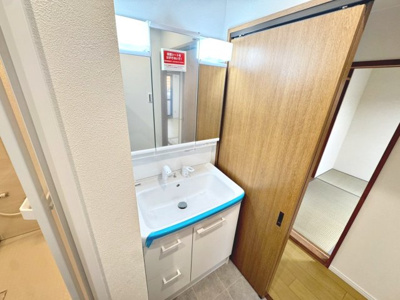 【独立洗面台】 | エクセル新金岡 | 【シャワー付き洗面台新調】身だしなみを整えるのに重宝するシャワー付きの洗面台です♪洗面台に収納もあるため、整頓しやすいですね！