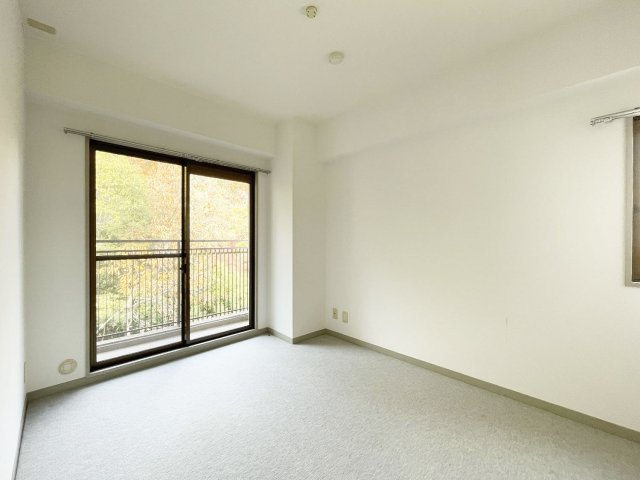 藤和ライブタウン甲陽園山王町C棟の洋室