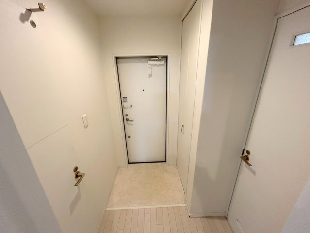 セレニティ田川北A棟の玄関