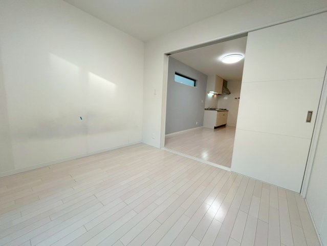 セレニティ田川北A棟の居間・リビング