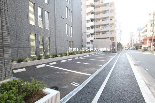 フィレ・デ・フルールの駐車場