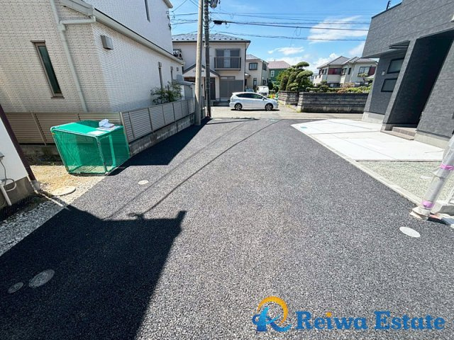 新築戸建　茅ヶ崎市南湖5丁目の前面道路含む現地写真