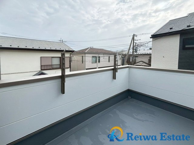 新築戸建　茅ヶ崎市南湖5丁目のバルコニー|2階に水回りがまとまっているため洗う→干すがスムーズです。