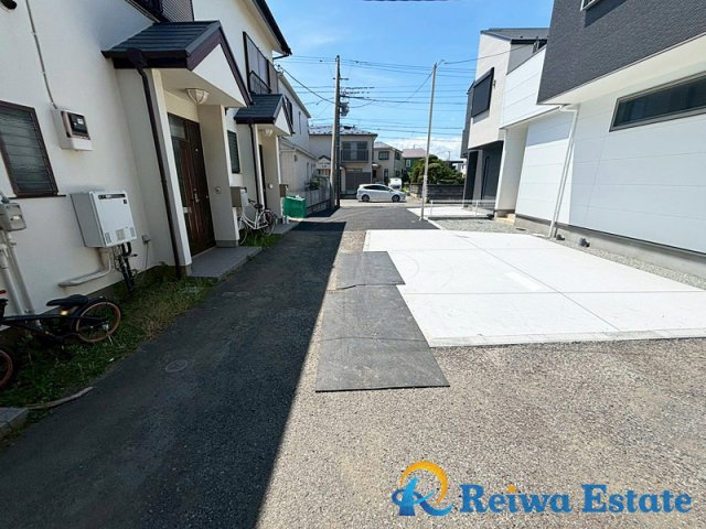 新築戸建　茅ヶ崎市南湖5丁目の前面道路含む現地写真|西浜小学校まで約650ｍ、西浜中学校まで約300ｍとお子様の通学も安心！！