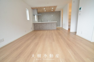 【居間・リビング】 | 綾瀬市深谷上７丁目 新築戸建て 全5棟【仲介手数料無料】 | 建物完成しました！！内見可能です♪