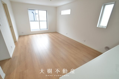 【居間・リビング】 | 綾瀬市深谷上７丁目 新築戸建て 全5棟【仲介手数料無料】