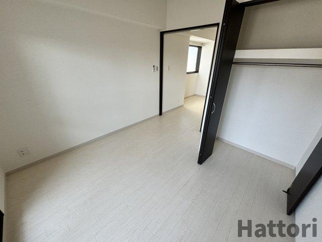 Gramercy Juso-higashi 3rdの居間・リビング