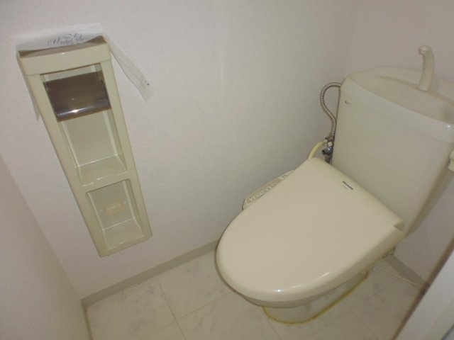 ディアエスタＣのトイレ|温水洗浄便座