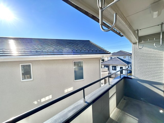 【中古戸建】高崎市福島町のバルコニー|■バルコニー｜プライバシーが守られたインナーバルコニーは、くつろぎの空間としても、アウトドアの空間としても活躍をしてくれます。