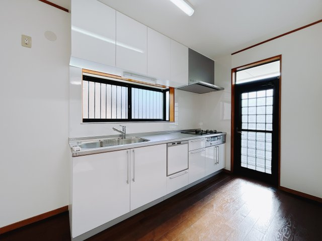 【中古戸建】高崎市福島町のキッチン|■キッチン｜全スライド式収納キッチン♪お皿や鍋の出し入れもラクラクです（＾＾）！