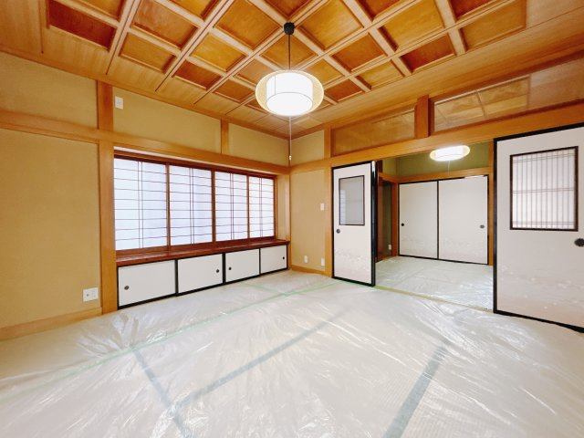 【中古戸建】高崎市福島町の和室|■1階和室｜意外と場所をとるアイロンがけや、お洗濯物を畳むときにも広々と使うことができ、ちょっと一休みしたいとき、すぐに横になれるのも魅力です♪