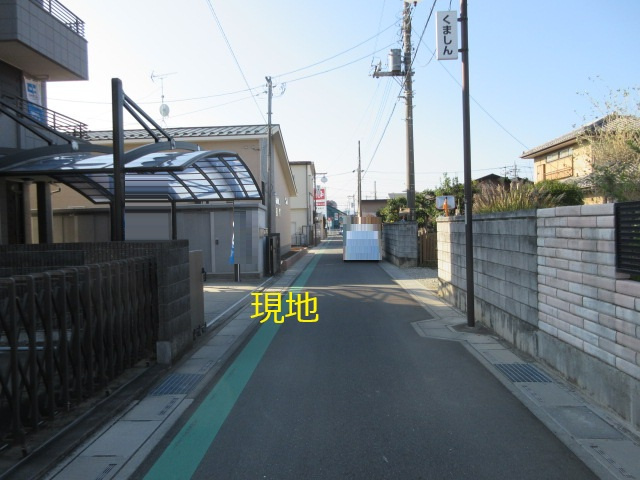 中古戸建　熊谷市新堀新田498-6（期間限定現況販売）の前面道路含む現地写真