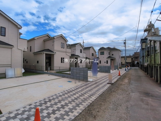 所沢市北原町・全5棟　新築一戸建　B号棟　の前面道路含む現地写真