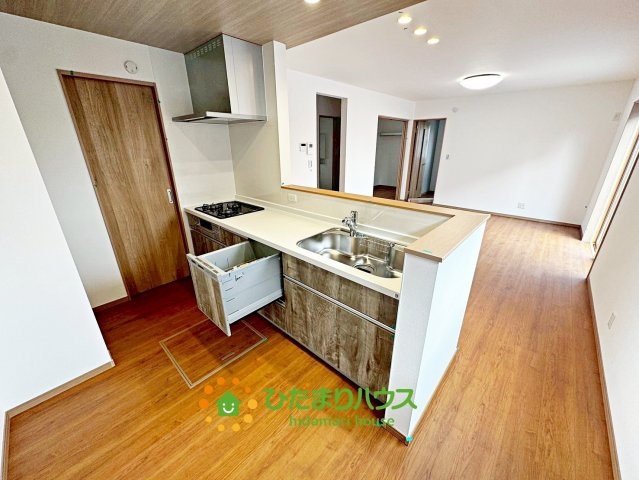 ワイウッドコート加須市久下第7期　新築一戸建て　01のキッチン
