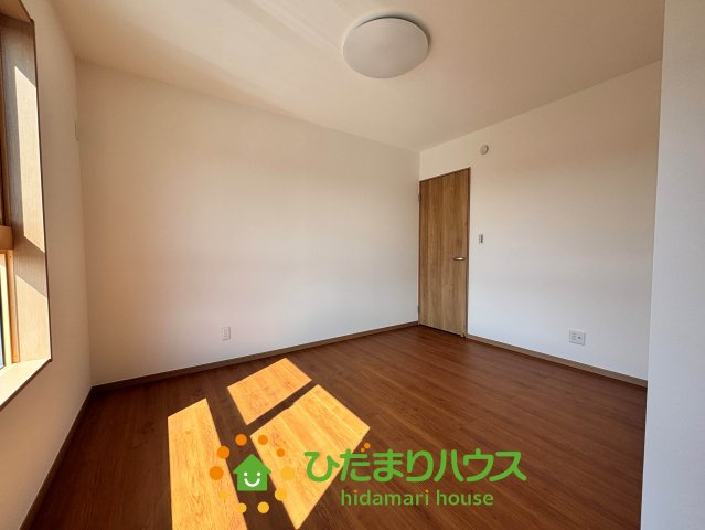 ワイウッドコート加須市久下第7期　新築一戸建て　01の洋室