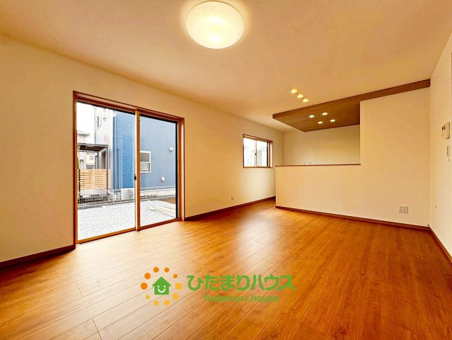 ワイウッドコート加須市久下第7期　新築一戸建て　01の居間・リビング