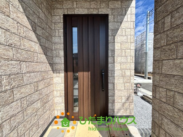 ワイウッドコート加須市久下第7期　新築一戸建て　01の玄関