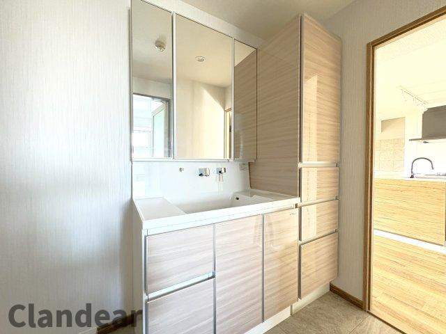 パークタウン川口青木公園の独立洗面台|ドキドキの新生活も、安心してスタート。ぴったりの住まいを見つけませんか？クランディアが一緒に住まい選びをサポートします‼　まずは、お気軽にお問合せください　＃クランディア