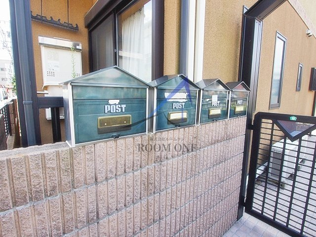 メゾン　ラ　プーペのその他共用部分|集合ポストです。