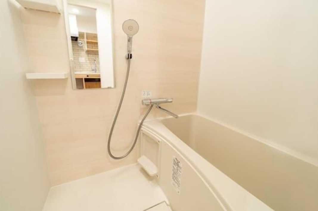 フラッツ大橋　高層階　独立洗面台　陽当たり良好の浴室