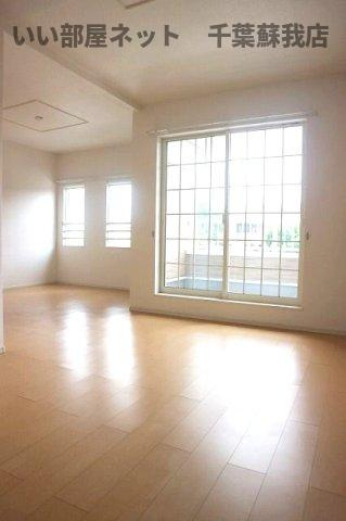 ブルースカイ幸和Ⅰの居間・リビング|ゆったり過ごせるリビングです