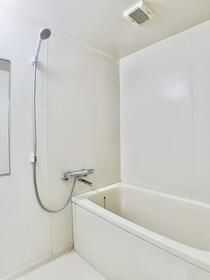 ロイヤルプラザ滝野川の浴室