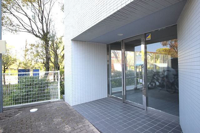 アプリア桟橋の玄関|西側